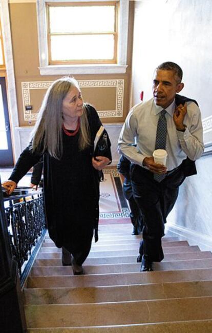 Marilynne Robinson e Obama em Des Moines, Iowa, em setembro de 2015.