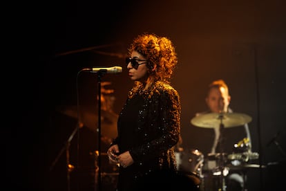  Concierto de la artista Arooj Aftab en la sala Parallel 62 de Barcelona