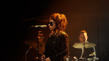 Concierto de la artista Arooj Aftab en la sala Parallel 62 de Barcelona