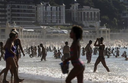 Residents of San Sebastián were still enjoying hot weather on Monday.