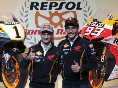 Márquez y Pedrosa, durante la ceremonia de Repsol