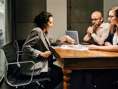 Mujeres en puestos de dirección.