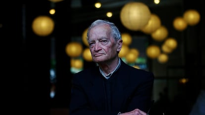 El escritor Luis Goytisolo, durante la presentación de 'El atasco y demás fábulas' en Barcelona en 2016.