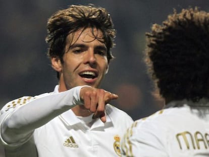 Kaká celebra su gol con Marcelo