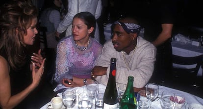 Raquel Welch, Madonna y Tupac Shakur, en una fiesta de la revista 'Interview' en 1994 en Nueva York.