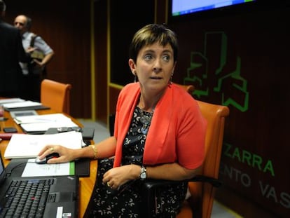 Arantza Tapia, durante su comparecencia en el Parlamento vasco.