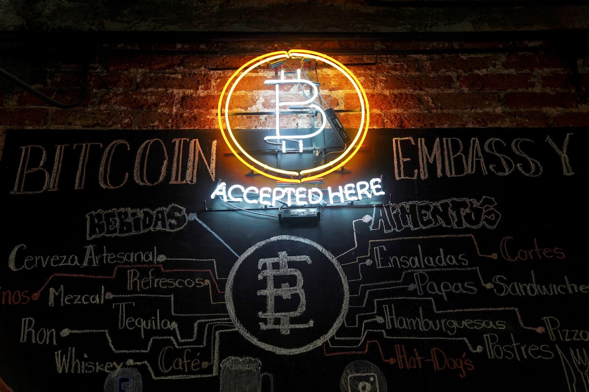 The end of the crypto winter looms: These are the tailwinds that are  driving Bitcoin again | Economy and Business | EL PAÍS English