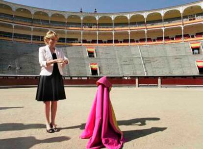 La hora de la verdad. Esperanza Aguirre, ayer en la plaza de toros de Las Ventas.