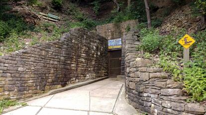 La entrada a la Cueva Mark Twain en Hannibal, Misuri,