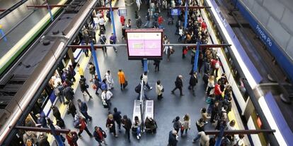 El and&eacute;n de la estaci&oacute;n de Pr&iacute;ncipe P&iacute;o que comparten la l&iacute;nea 6 y 10.