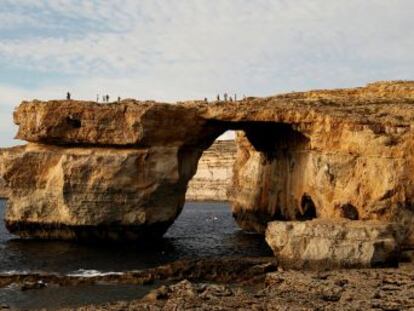 Una tormenta destruye la formación rocosa, que era uno de los atractivos naturales del país