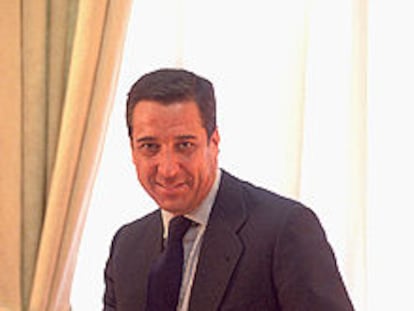 Eduardo Zaplana, ministro de Trabajo, en un momento de la entrevista.
