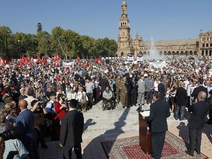 Un grupo de funcionarios boicotea la inauguración de la Plaza de España de Sevilla en octubre de 2010