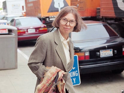A escritora e jornalista Janet Malcolm, em São Francisco em junho de 1993.