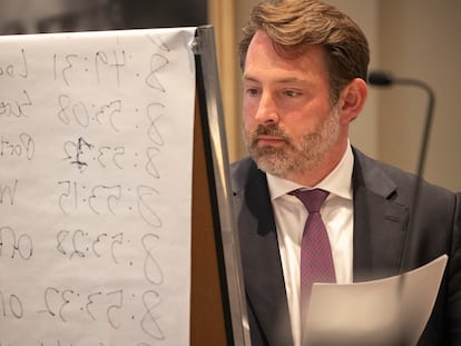 Defense attorney Phillip Barber cross-examines Lt. Britt Dove in the double murder trial of Alex Murdaugh at the Colleton County Courthouse in Walterboro, S.C., Wednesday, Feb. 1, 2023