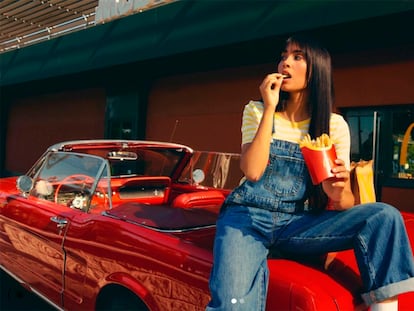 La cantante Aitana anuncia su propio menú de McDonald's en su perfil de Instagram.