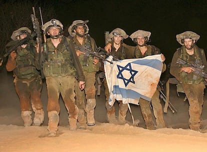 Soldados israelíes, de regreso a su país tras la guerra de Líbano en 2006.