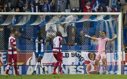 Caicedo celebra su gol del empate frente al Granada.