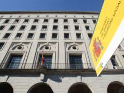 Fachada del Ministeriio de Empleo y Seguridad Social en Madrid.