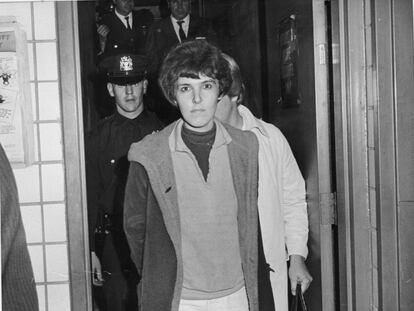 Valerie Solanas a su llegada al juzgado tras disparar a Andy Warhol el 3 de junio de 1968.