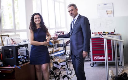 Gustavo Lorenzo junto a la investigadora del CSIC Elena García.