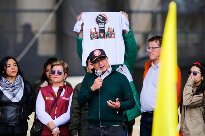 Gustavo Petro ofreció un discurso ante miles de manifestantes que salieron a las calles para conmemorar el Día Internacional del Trabajo y para apoyar las reformas sociales del Gobierno.