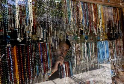 El due&ntilde;o de una tienda en la ciudad vieja de Damasco.