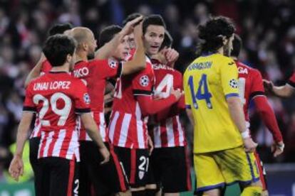 Los jugadores del Athletic, celebrando el gol de Susaeta.