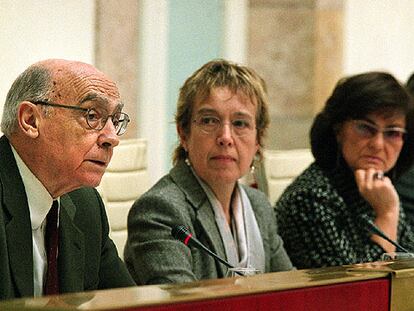 José Saramago, Caterina Mieras y Carmen Calvo, en el III Encuentro Nacional de Creadores.