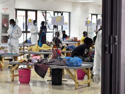 Centro de emergencia contra el cólera creado para hacer frente a un brote mortal en el Estadio de los Héroes Nacionales en Lusaka, Zambia, el 18 de enero.