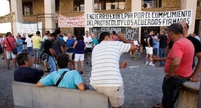 Un momento de la asamblea de extrabajadores de Delphi, en Cádiz.