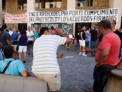 Un momento de la asamblea de extrabajadores de Delphi, en C&aacute;diz.