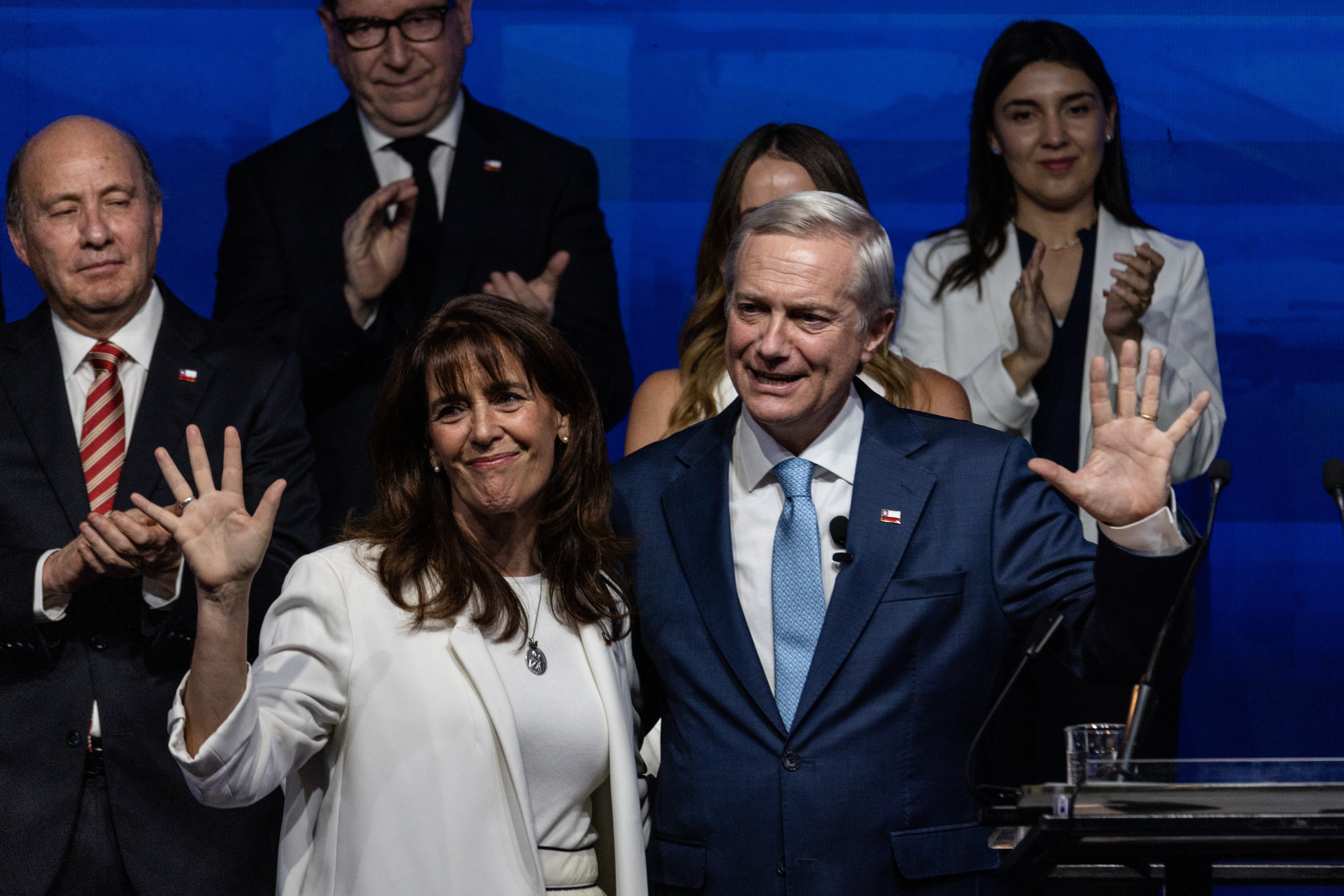 José Antonio Kast y su esposa Pia Adriasola, en Santiago, Chile, este martes.