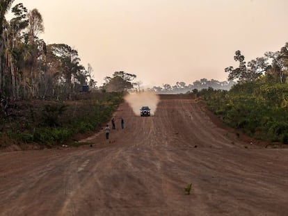 Pista de pouso ilegal em plena floresta amazônica.