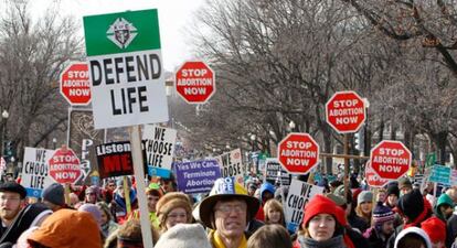La ley de aborto en Arkansas prohíbe la interrupción del embarazo tras las 12 semanas de gestación.