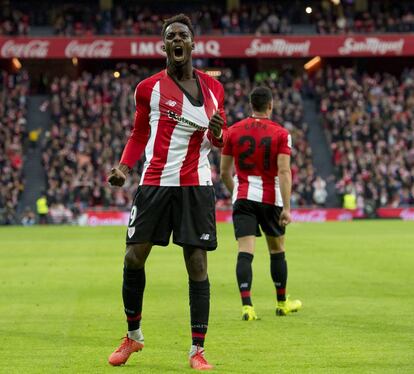 Iñaki Williams celebra su primer gol en San Mamés tras dos años.