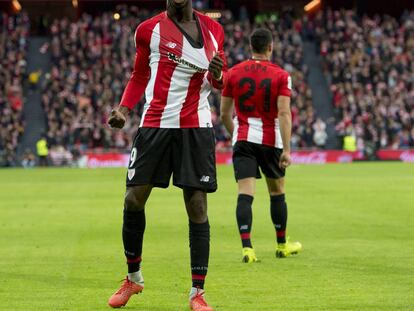 Iñaki Williams celebra su primer gol en San Mamés tras dos años.