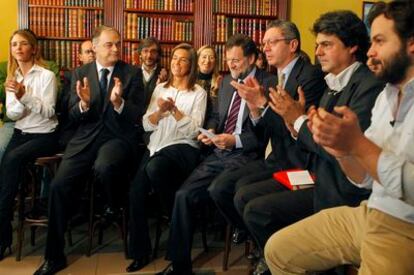 Alberto Ruiz-Gallardón, junto a Mariano Rajoy en el acto de presentación de la <i>blogosfera</i> popular.