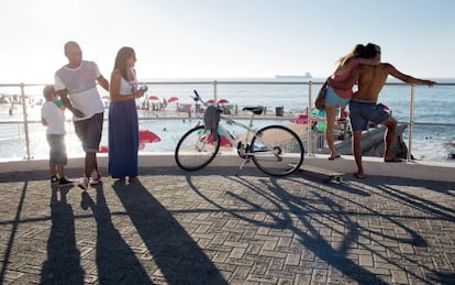 Vistas desde el malecón de Ciudad del Cabo, 'promenade' para los locales, en el barrio de Sea Point.