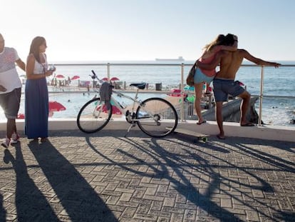 Vistas desde el malecón de Ciudad del Cabo, 'promenade' para los locales, en el barrio de Sea Point.