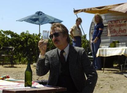 Alan Rickman, en un fotograma de <i>Bottle shock. </i>