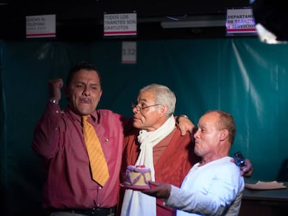 Javier Cruz, Alejandro Ramírez y Héctor Maldonado en una escena de 'La mordida'.