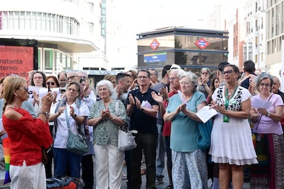 Asistentes a la concentración, este sábado, en la plaza de Callao de Madrid.