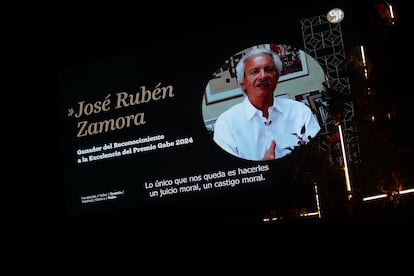 Imagen del periodista José Zamora, proyectada durante la ceremonia de premiación.