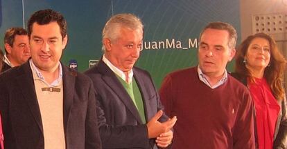 Juan Manuel Moreno, a la izquierda, en la Junta Directiva del PP este domingo.