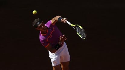 Rafael Nadal, durante un saque.