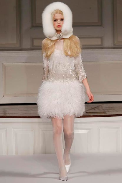 Falda de plumas: Oscar de la Renta otoño invierno 2011-2012.