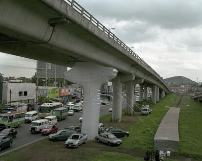 'Exhaust'. Marcela Armas. Distribuidor Vial de la Concordia, México D.F., México, 2009.Cortesía de la artista.