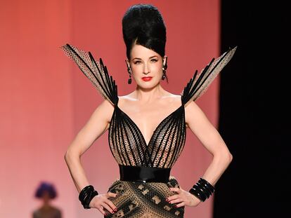 Dita Von Teese, estrella rutilante en el desfile de Jean Paul Gaultier