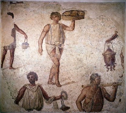 Escena de esclavos preparando un banquete en un mosaico conservado en Cartago (Túnez).